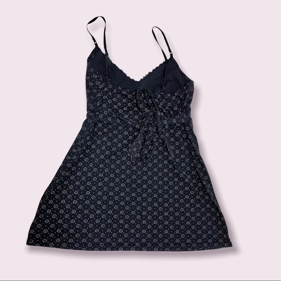 🌟SALE 2/$10.00‼️ American Eagle Women’s Navy/ Floral Top/ tied waist size M - Picture 3 of 9